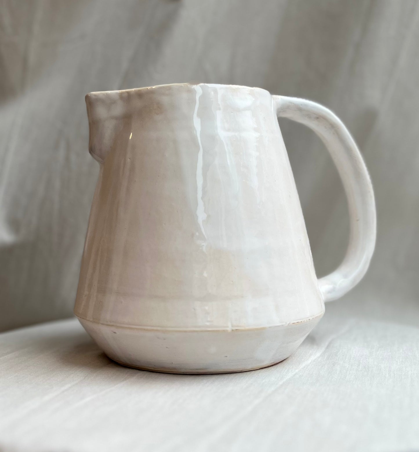 Cruche blanche avec anse - faïence