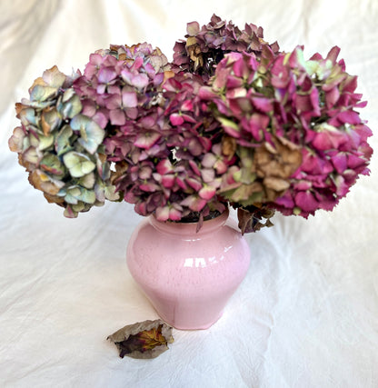 Vase en grès et émail rose - oh le bonbon!